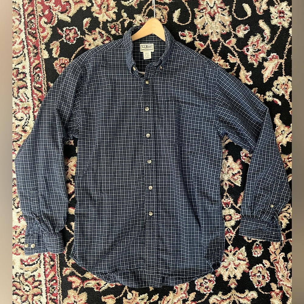 SOLD ⭐️Men’s L.L Bean Button Down Blue Cotton Shirt size M